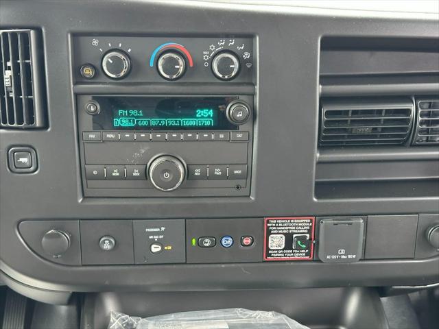 2025 Chevrolet Express Cargo Van RWD 2500 Regular Wheelbase WT