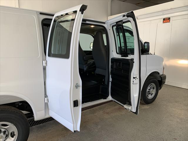2025 Chevrolet Express Cargo Van RWD 2500 Regular Wheelbase WT