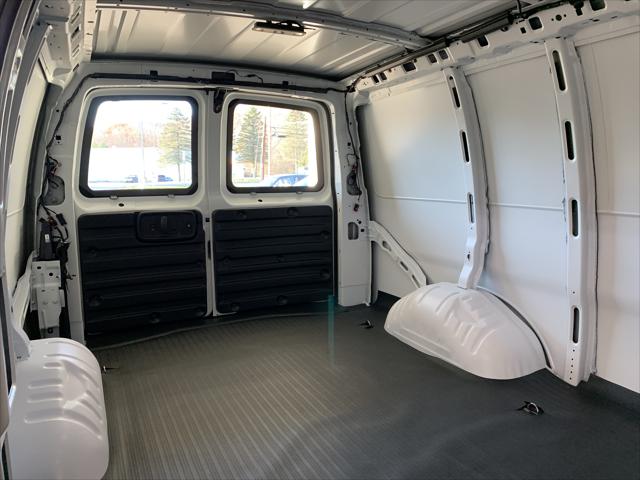 2025 Chevrolet Express Cargo Van RWD 2500 Regular Wheelbase WT