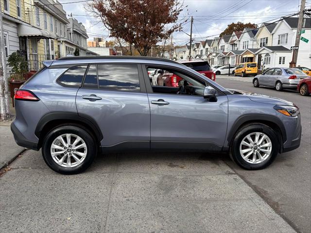 2022 Toyota Corolla Cross LE [5]