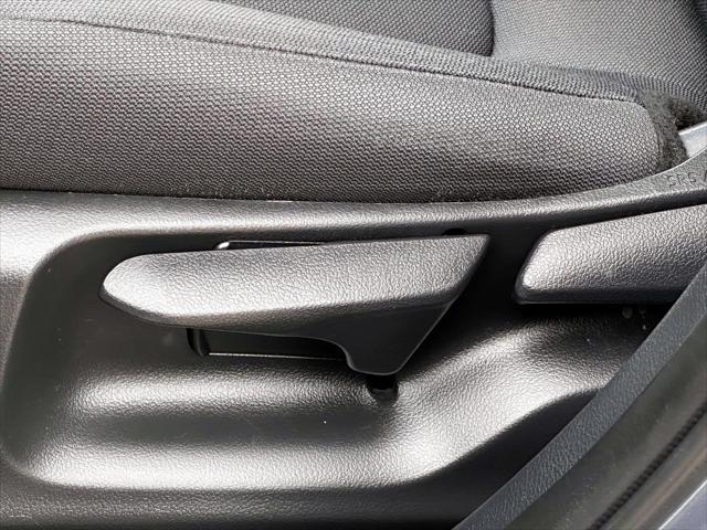 2022 Toyota Corolla Cross LE [14]