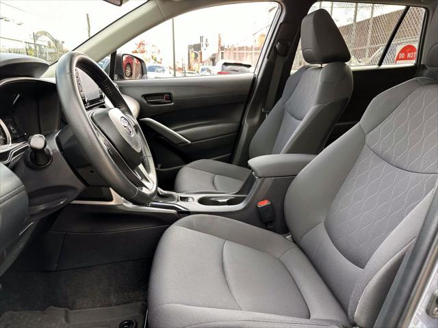 2022 Toyota Corolla Cross LE [15]