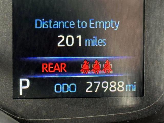 2022 Toyota Corolla Cross LE [29]