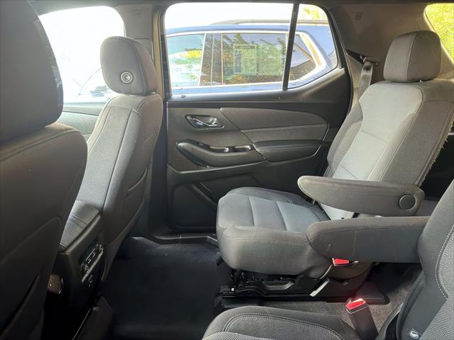 2022 Chevrolet Traverse AWD LT Cloth