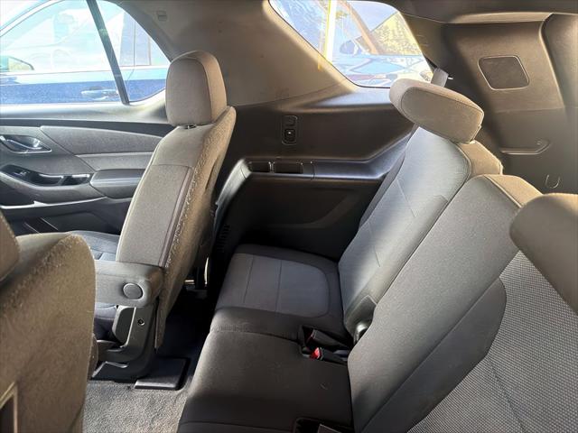 2022 Chevrolet Traverse AWD LT Cloth
