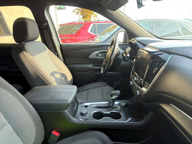 2022 Chevrolet Traverse AWD LT Cloth