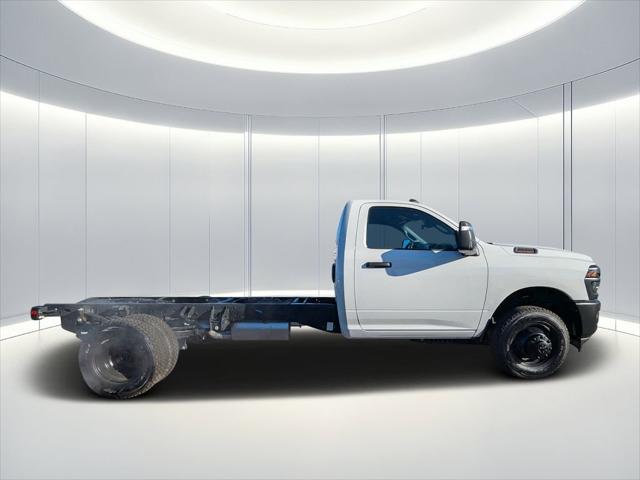 2026 RAM Ram 3500 Chassis Cab RAM 3500 TRADESMAN CHASSIS REGULAR CAB 4X4 84 CA 2026 RAM Ram 3500 Chassis Cab RAM 3500 TRADESMAN CHASSIS REGULAR CAB 4X4 84 CA