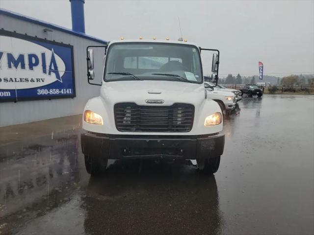 2004 Freightliner M2 M2 106 Business Class Regular Cab