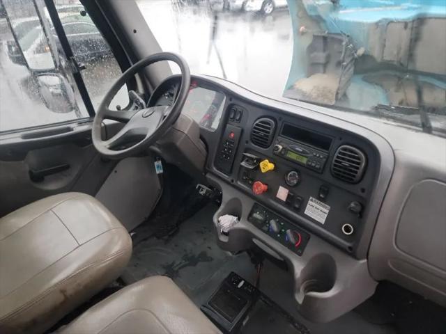 2004 Freightliner M2 M2 106 Business Class Regular Cab