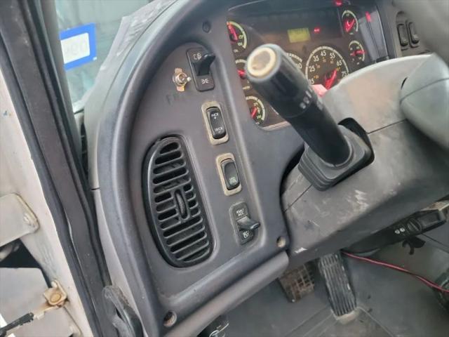 2004 Freightliner M2 M2 106 Business Class Regular Cab