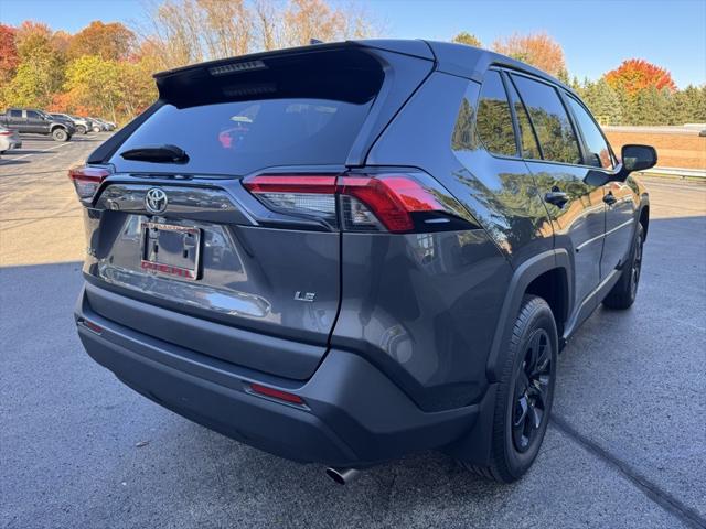 2022 Toyota RAV4 LE 2022 Toyota RAV4 LE