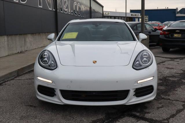 2016 Porsche Panamera 4 2016 Porsche Panamera 4