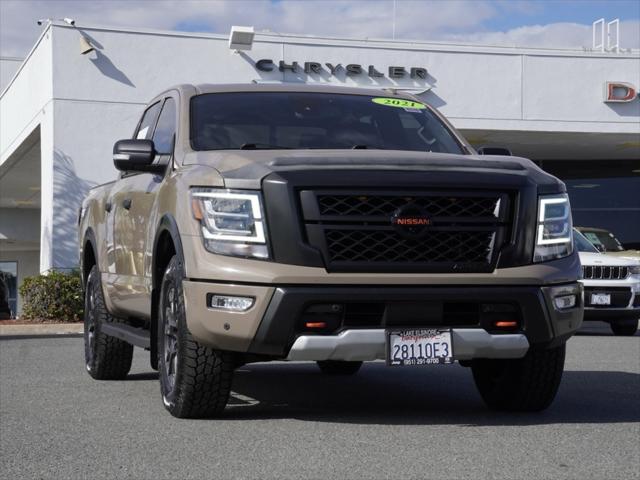 2021 Nissan TITAN Crew Cab PRO-4X 4x4 2021 Nissan TITAN Crew Cab PRO-4X 4x4