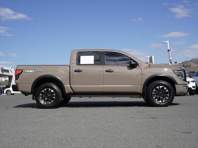 2021 Nissan TITAN Crew Cab PRO-4X 4x4 2021 Nissan TITAN Crew Cab PRO-4X 4x4