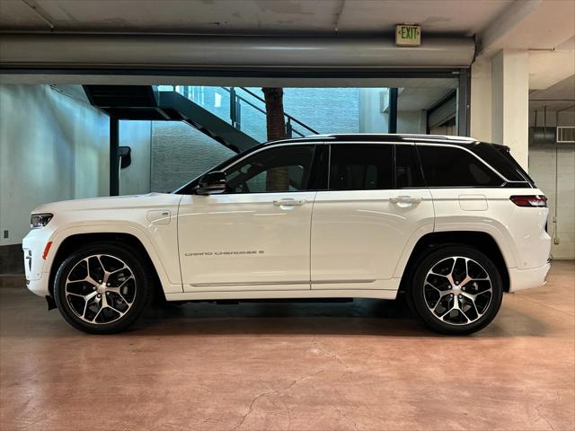 2022 Jeep Grand Cherokee 4xe Summit Reserve 4x4 2022 Jeep Grand Cherokee 4xe Summit Reserve 4x4