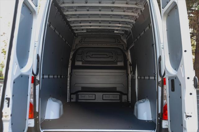 2026 Mercedes-Benz Sprinter Cargo Van High Roof 4-Cyl Diesel