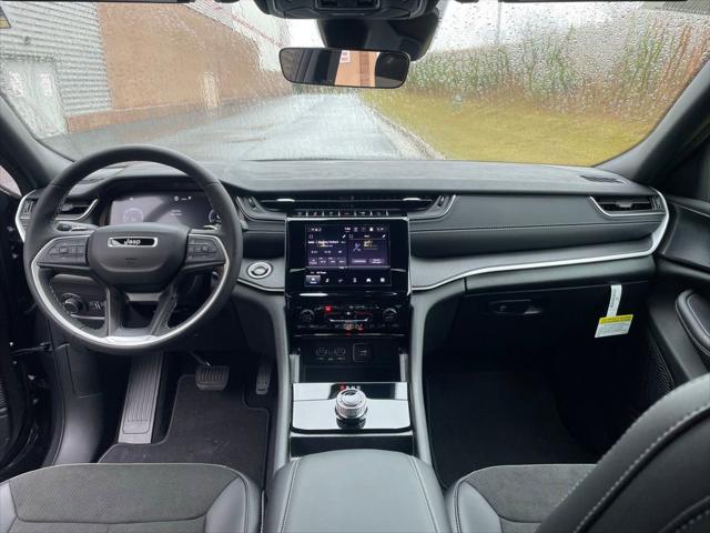 2025 Jeep Grand Cherokee Altitude X 4x4