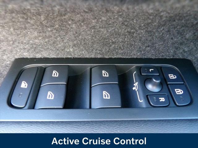 2026 Volvo XC40 B4 Core