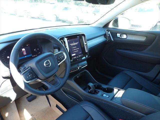2026 Volvo XC40 B4 Core