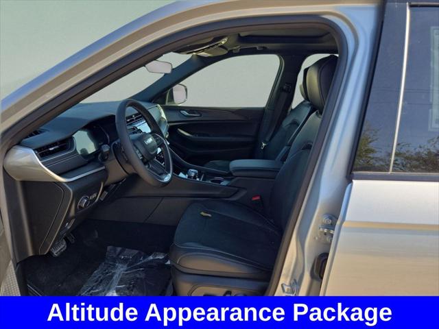 2025 Jeep Grand Cherokee Altitude X 4x2