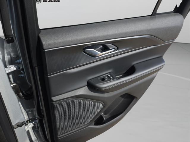 2025 Jeep Grand Cherokee Altitude X 4x2