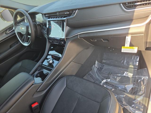 2025 Jeep Grand Cherokee Altitude X 4x2