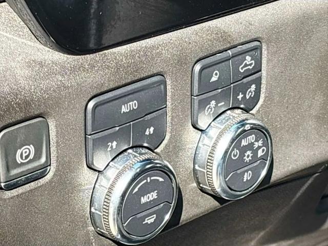 2025 GMC Sierra 1500 4WD Crew Cab Short Box SLT