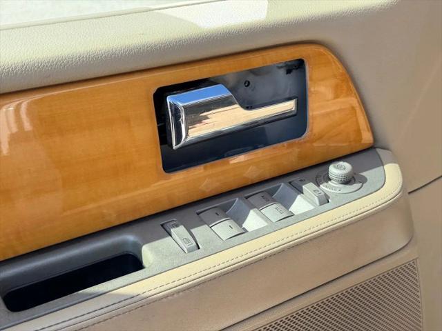 2010 Lincoln Navigator Base