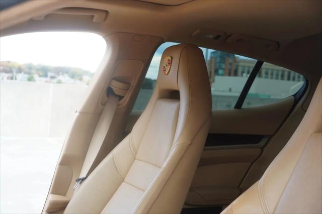 2011 Porsche Panamera 2
