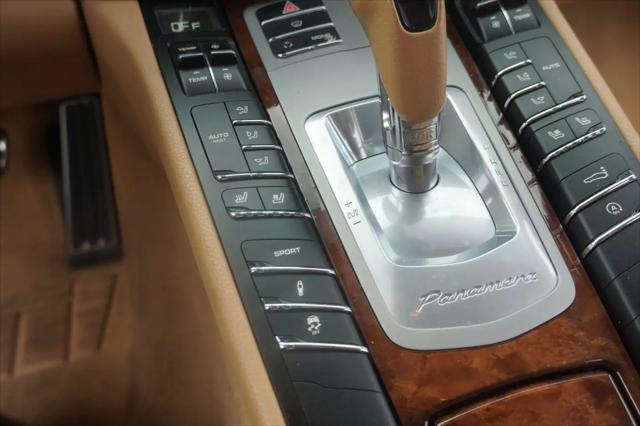 2011 Porsche Panamera 2