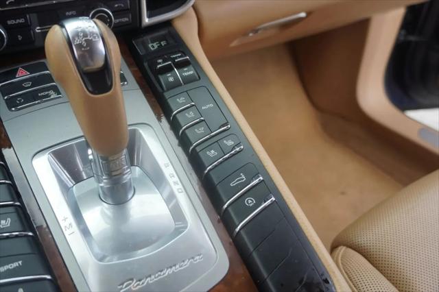 2011 Porsche Panamera 2