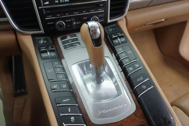 2011 Porsche Panamera 2