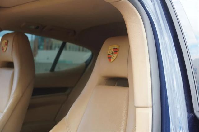 2011 Porsche Panamera 2