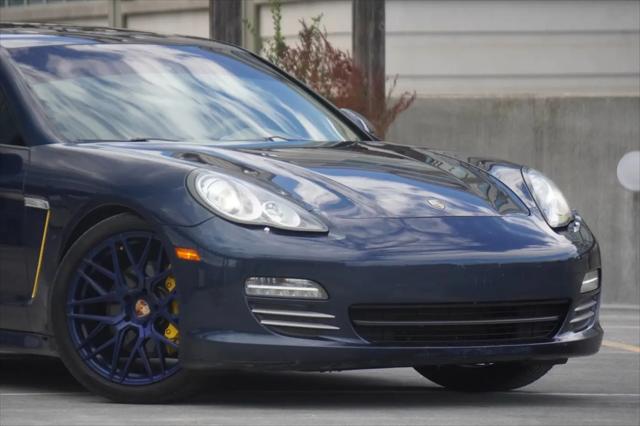 2011 Porsche Panamera 2