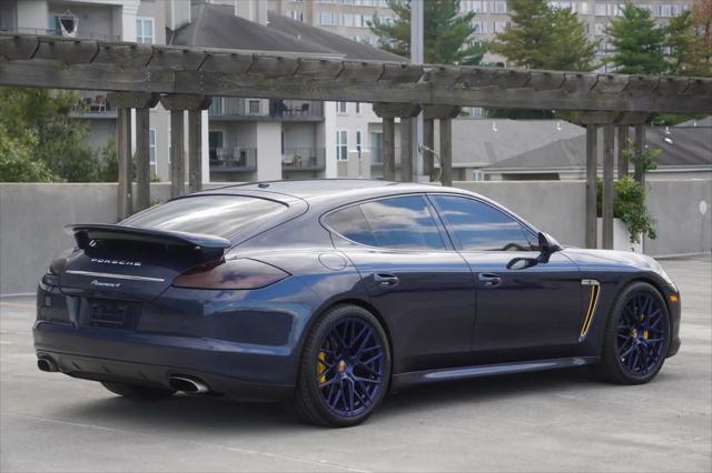 2011 Porsche Panamera 2