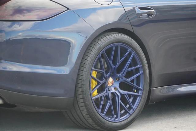 2011 Porsche Panamera 2