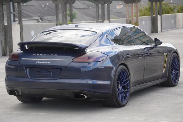 2011 Porsche Panamera 2