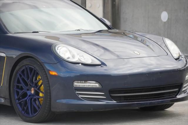2011 Porsche Panamera 2