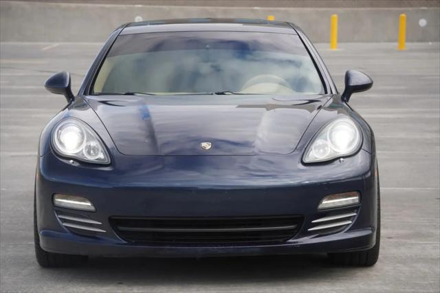 2011 Porsche Panamera 2