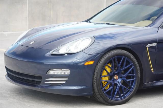 2011 Porsche Panamera 2