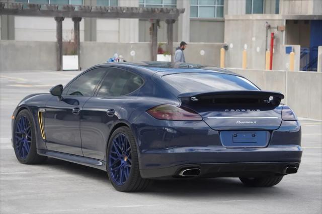 2011 Porsche Panamera 2