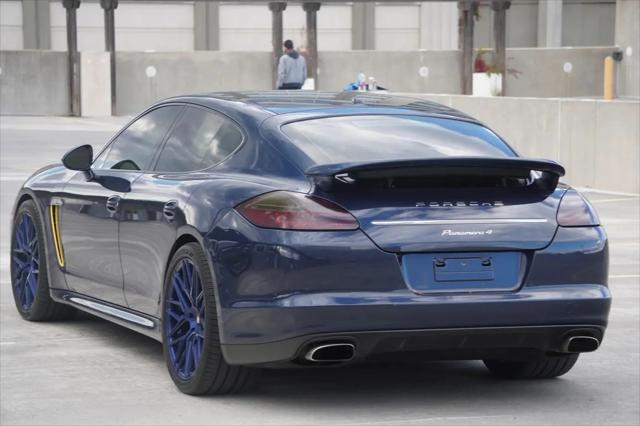 2011 Porsche Panamera 2