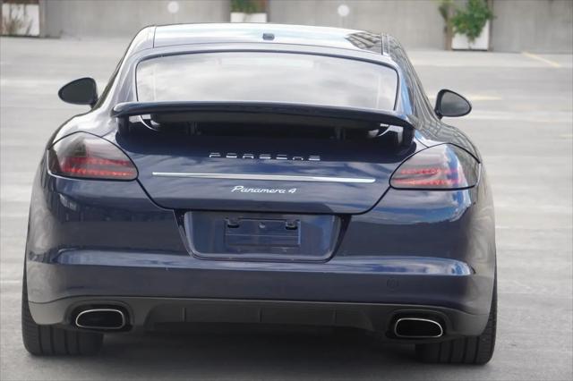 2011 Porsche Panamera 2