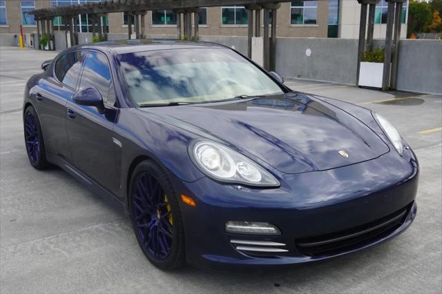 2011 Porsche Panamera 2