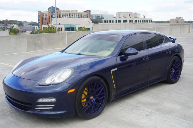 2011 Porsche Panamera 2