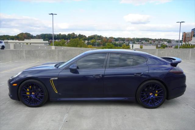 2011 Porsche Panamera 2