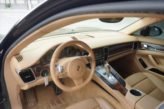 2011 Porsche Panamera 2