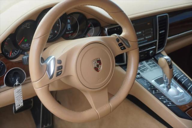 2011 Porsche Panamera 2