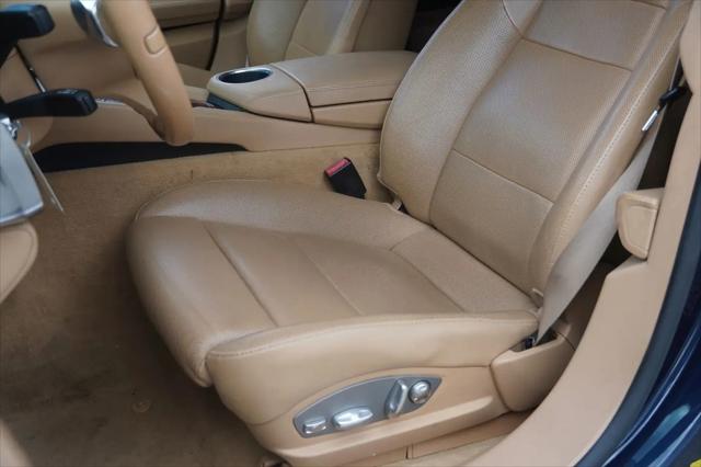 2011 Porsche Panamera 2