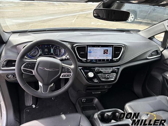 2026 Chrysler Pacifica Select AWD